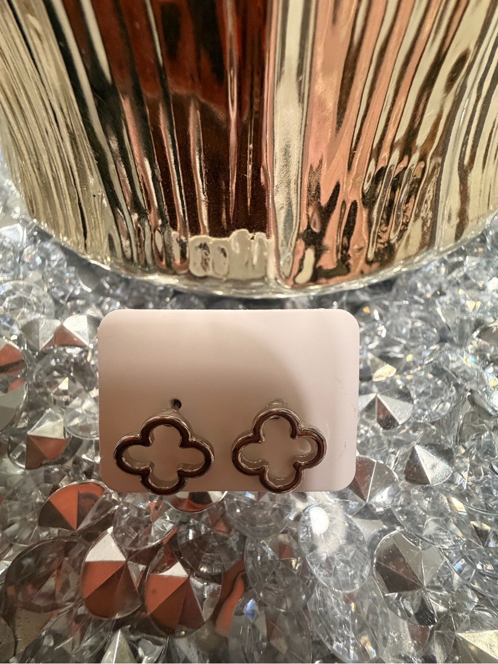 Four-Leaf Clover Outline Stud Earrings - Silver Tone